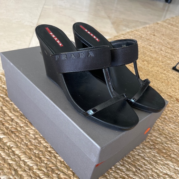 Prada barely worn sandals - Picture 1 of 5